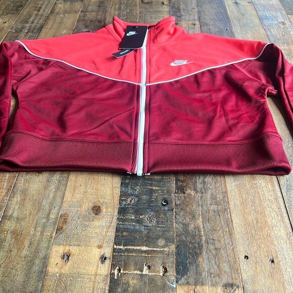 Women’s Nike Size M zip up trainer’s jacket - Picture 2 of 7